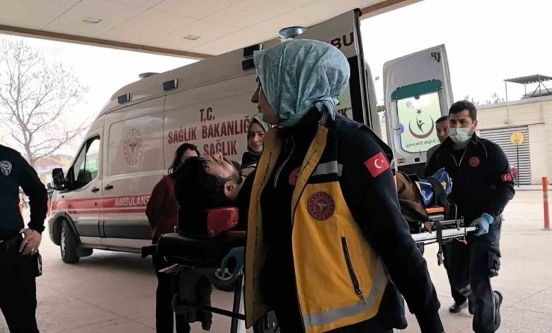 traktorun altinda kalan surucu yaralandi d83a6ef70147 |