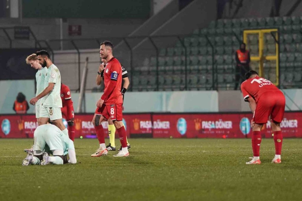 trendyol 1 lig esenler erokspor 1 manisa fk 1 2967d4b2a258 |