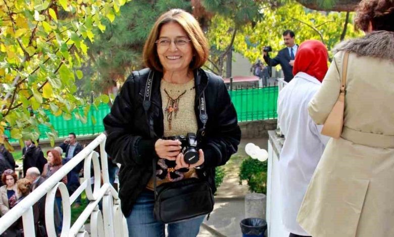 Usta Gazeteci Canfeda Eser hayatını kaybetti 1 usta gazeteci canfeda eser hayatini kaybetti d1df3d6b9a58 e1742986666838 |