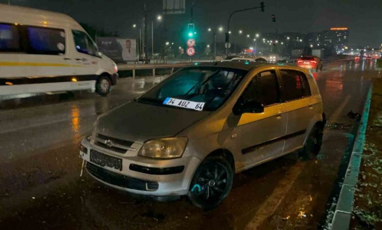 Yağış sebebiyle kayan otomobil, trafik ışıklarında bekleyen araca çarptı: 5 yaralı 1 yagis sebebiyle kayan otomobil trafik isiklarinda bekleyen araca carpti 5 yarali d3d3c54793c7 |