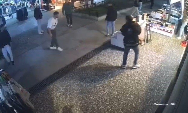 yan bakma kavgasi cinayete donmustu o anlar kamerada 3aed67b5e787 |