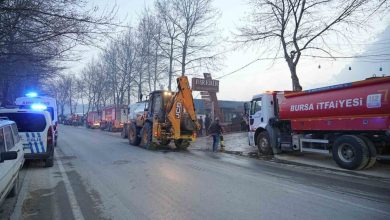 yangin bolgesinde guvenlik onlemi alan polise saldiri 10e88eeba3a5 |