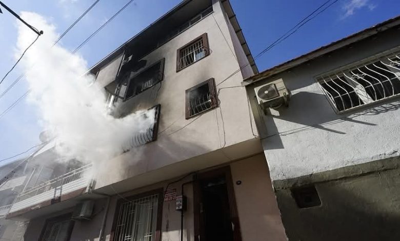 Yangında mahsur kalan kişi itfaiye ekiplerince kurtarıldı 1 yanginda mahsur kalan kisi itfaiye ekiplerince kurtarildi e3f7ba7ee2b7 |