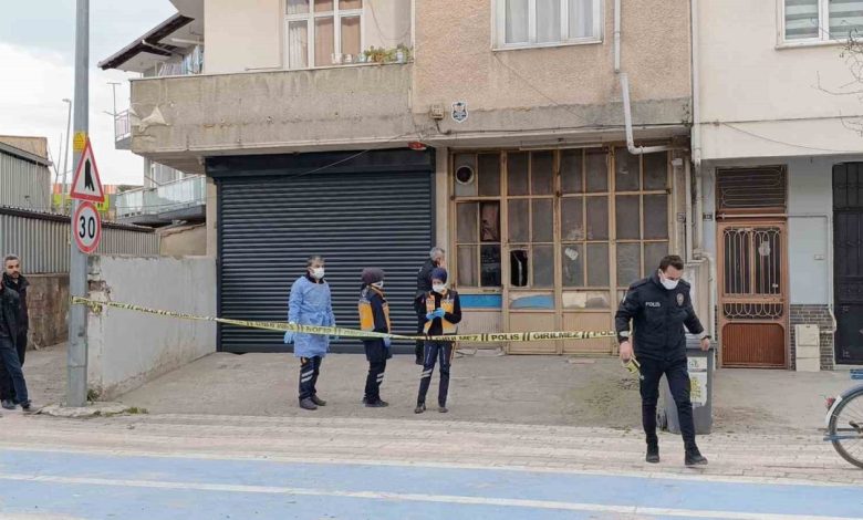 Yaşlı adam evinde ölü bulundu 1 yasli adam evinde olu bulundu 01ff29183333 |