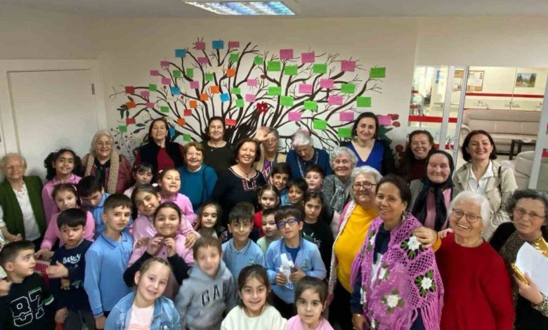 yaslilarin misafiri olan minikler bayram gelenegini ogrendi 7487f679768b |
