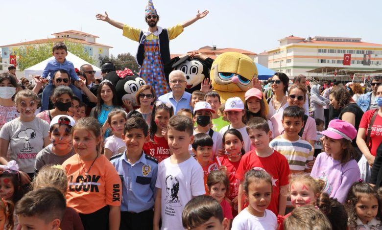 Burhaniye’de çocuklara bayram coşkusu 1 23 nisan |