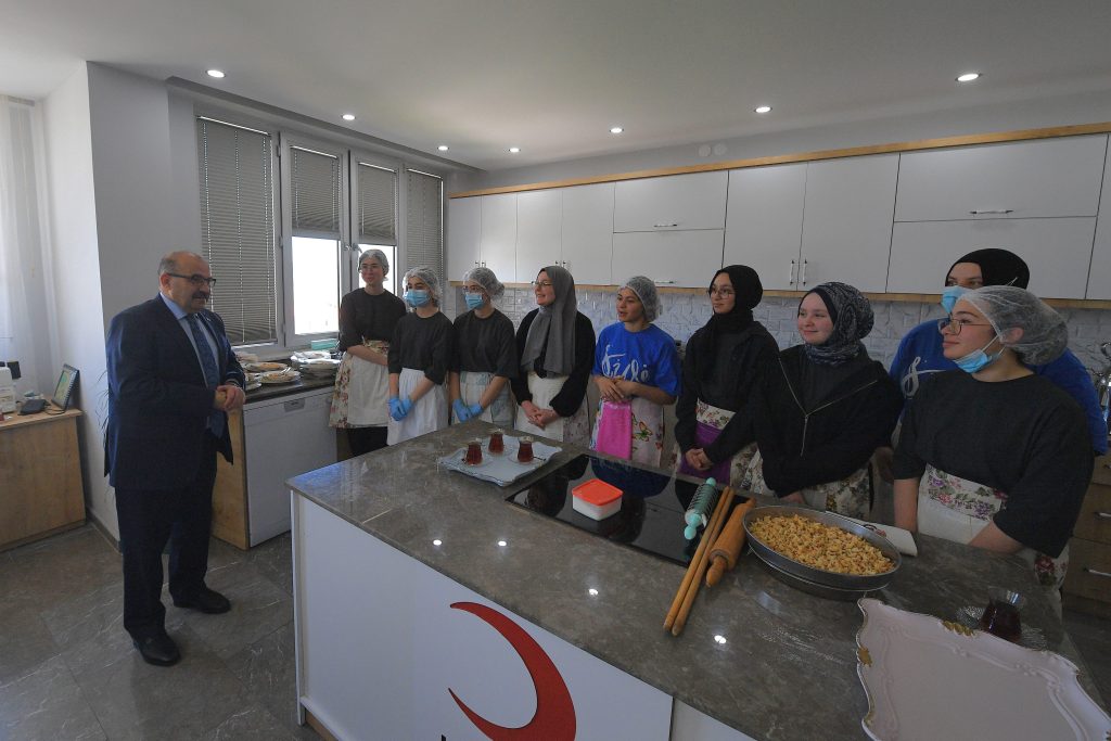 Turizm Haftasında Zarafet Atölyesi’nde Yöresel Lezzetler Tanıtıldı  4 5 3 |