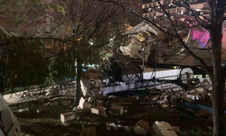 Ankara’da freni boşalan tır parka daldı: 1 ölü 1 ankarada freni bosalan tir parka daldi 1 olu 9c7d3c3f075b |