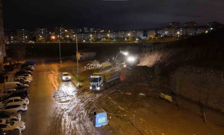 Ankara’da yağmur sonrası istinat duvarı çöktü 1 ankarada yagmur sonrasi istinat duvari coktu 15b866138cd8 |