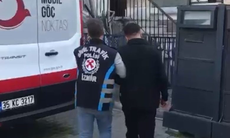 Arkasındaki aracı yumruklamıştı, ehliyetinden oldu 1 arkasindaki araci yumruklamisti ehliyetinden oldu e179cb8cf5e0 |