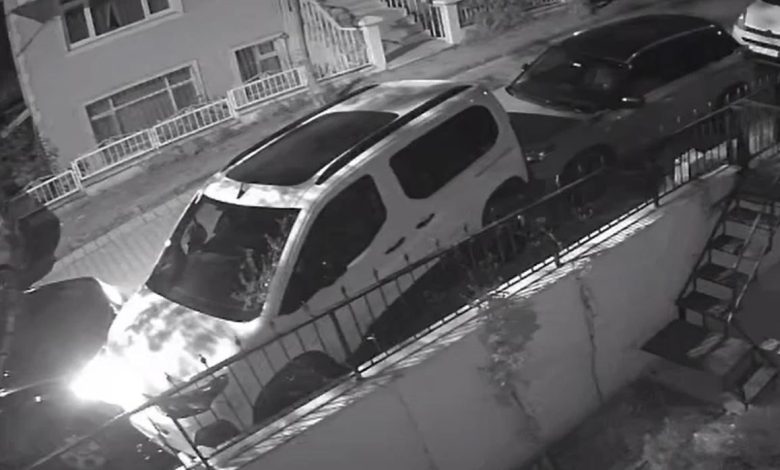 Avcılar’da park halindeki 8 araca çarpan sürücü kaçtı 1 avcilarda park halindeki 8 araca carpan surucu kacti 1cc78e296d6a |