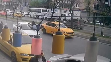 avcilarda yolun karsisina gecmeye calisan yayaya otomobil boyle carpti 1a452d955026 |