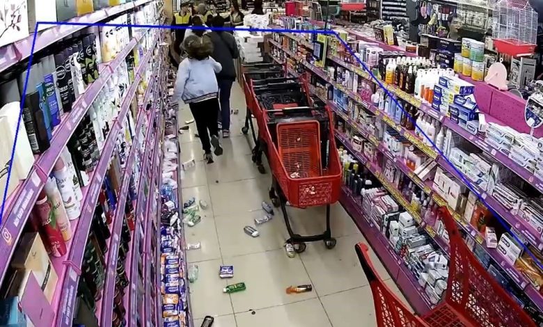 Avcılar’da züccaciye dükkanındaki panik anları kamerada 1 avcilarda zuccaciye dukkanindaki panik anlari kamerada e368f3b81e47 |