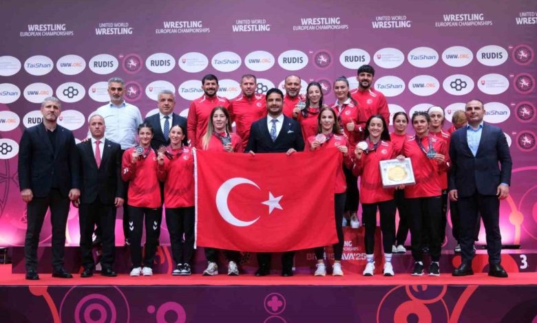 Avrupa Güreş Şampiyonası’nda milli kadın güreşçilerden tarihi başarı 1 avrupa gures sampiyonasinda milli kadin gurescilerden tarihi basari ce18a176ec78 |