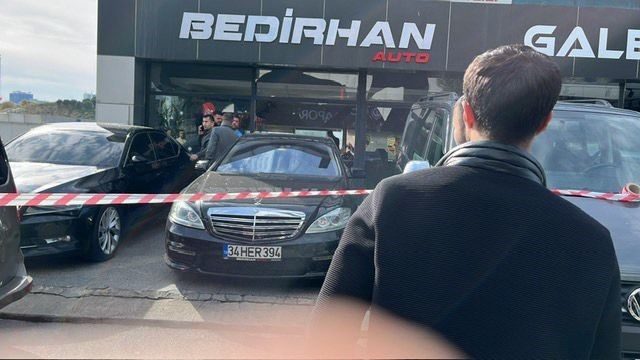 Bağcılar’da oto galeriye el bombalı saldırı 1 bagcilarda oto galeriye el bombali saldiri b4f9a9d0c910 |