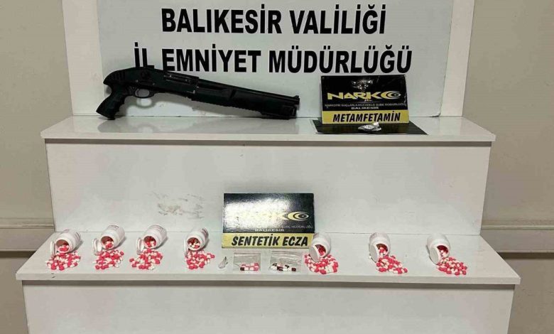 balikesirde 833 adet sentetik ecza hap ele gecirildi 090c9e1ffe3c |