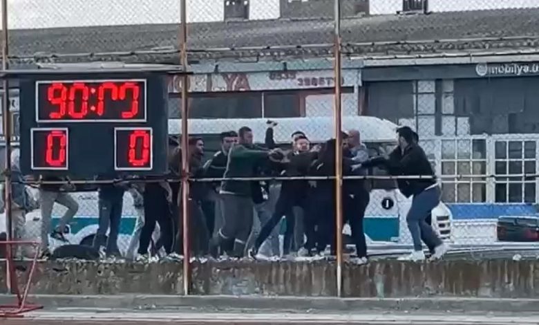 Balıkesir’de maç sonrası kavga çıktı 1 balikesirde mac sonrasi kavga cikti a92b5eb749c3 |