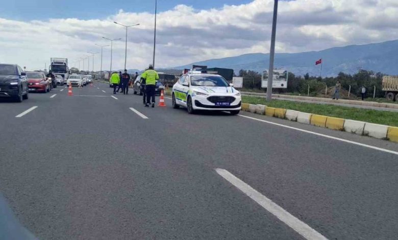 balikesirde otomobil yayaya carpti 769a3a3c8c2e |