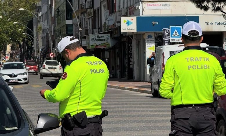 balikesirin gonen ilcesinde trafik uygulamasi 46 arac kontrol edildi 694630d02f64 |