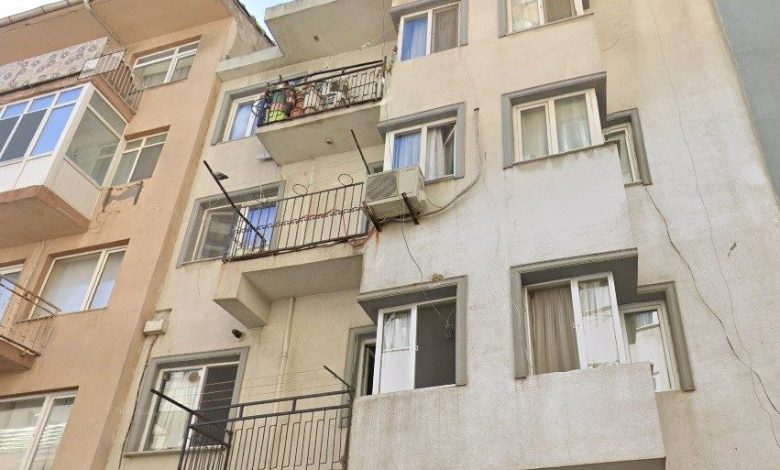 bandirmada 4 kattan dusen sahis hayatini kaybetti 0faa9f58952a |