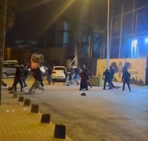 Başakşehir’de meydan muharebesini aratmayan kavga 1 basaksehirde meydan muharebesini aratmayan kavga 20968580195d |