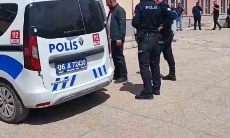 Başkalarına ait kimlikle sürücü belgesi sınavına giren 12 şüpheliye gözaltı 1 baskalarina ait kimlikle surucu belgesi sinavina giren 12 supheliye gozalti 42770bffa273 |