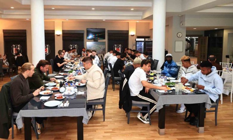 Başkan Serdal Adalı, takımla bayramlaştı 1 baskan serdal adali takimla bayramlasti a254f85a7f9b |