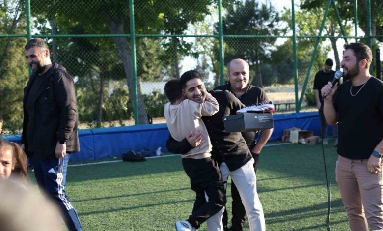 bayraklida 23 nisan sporla taclandi 70454d755d44 |