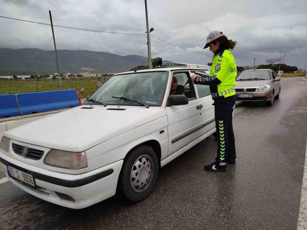 bayramin son gunu izmire donusler basladi da50c2def1f2 |