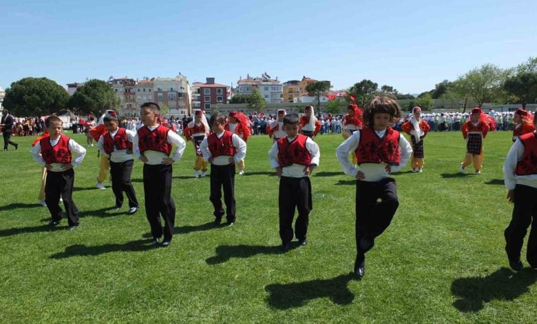 Burhaniye’de 23 Nisan Ulusal Egemenlik Ve Çocuk Bayramı coşkuyla kutlandı 1 burhaniyede 23 nisan ulusal egemenlik ve cocuk bayrami coskuyla kutlandi 880cdc9b13cf |