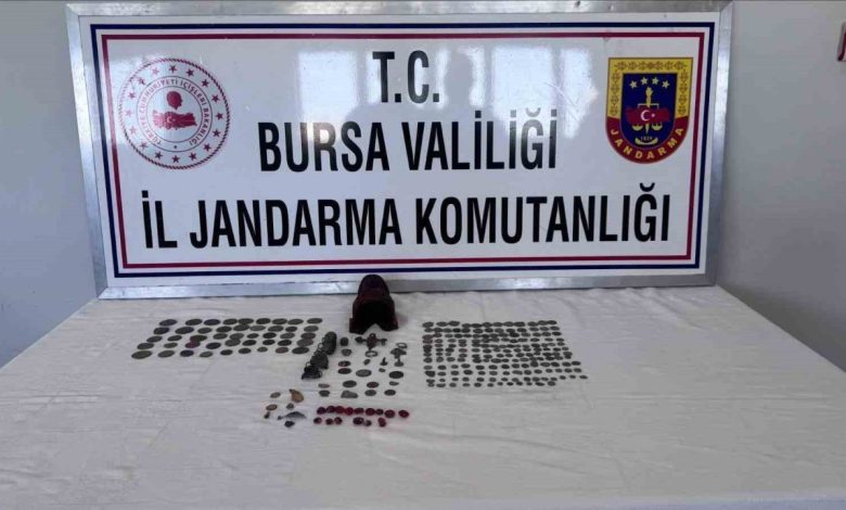 bursada 226 sikke ve minyatur heykel ele gecirildi d250a12deaa7 |