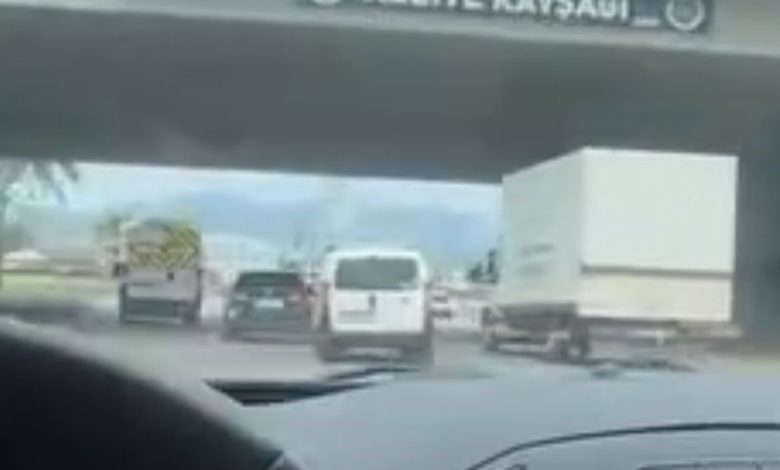 Bursa’da ölümüne makas kamerada... 1 bursada olumune makas kamerada 89bd1990aee2 |
