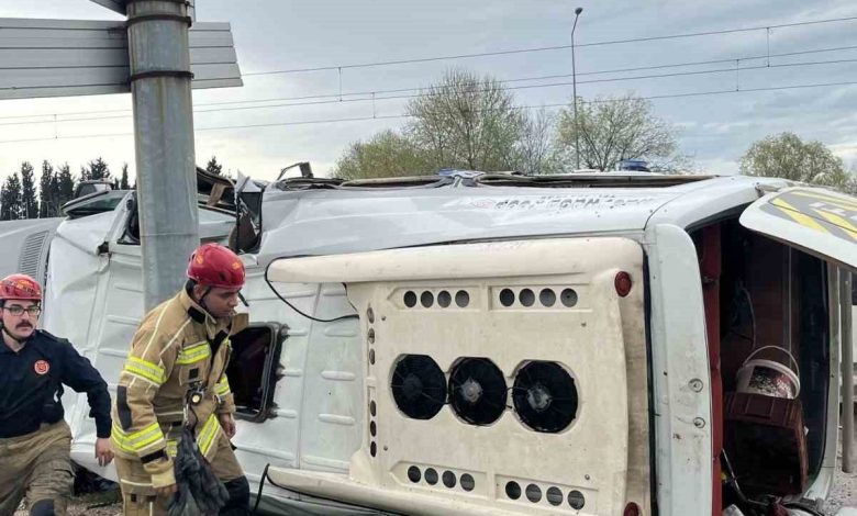 Bursa’da servis aracı bariyerlere çarptı: 6 yaralı 1 bursada servis araci bariyerlere carpti 6 yarali c85b8c62006b |