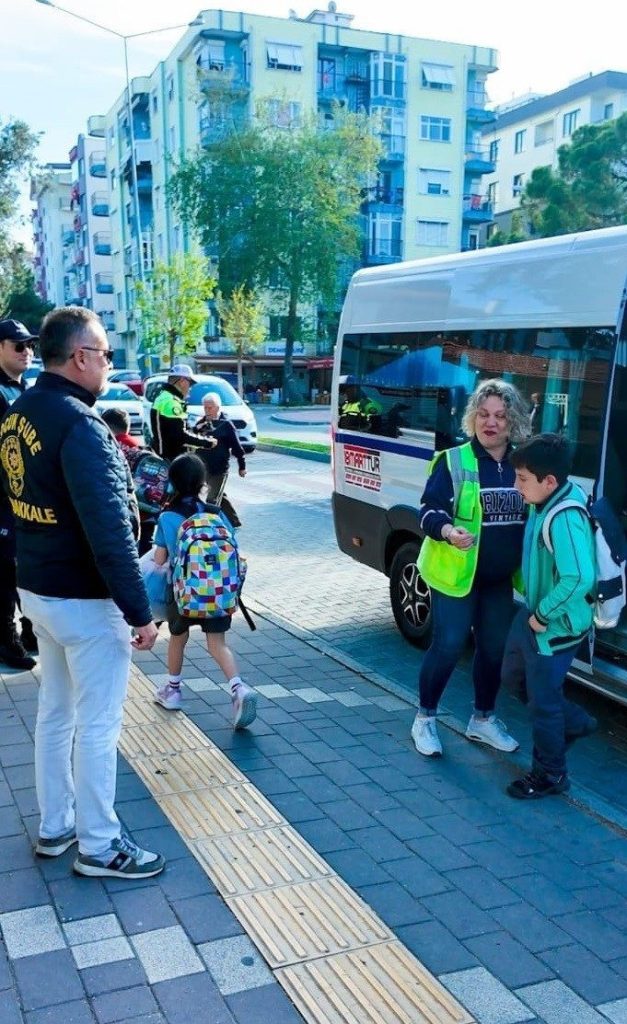 canakkale emniyetinden okul cevrelerinde guvenlik seferberligi a9d7dd9dd0a8 |