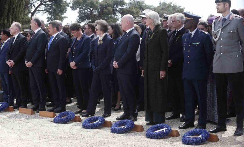 canakkale kara savaslarinin yil donumunde fransiz ve ingiliz anitlarinda toren duzenlendi 3b5801f7aa8f |