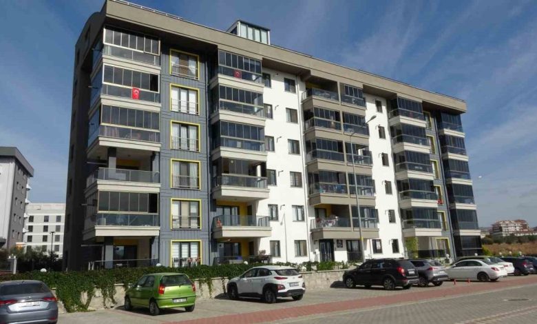 Çanakkale’de 5. kattan düşerek ölen restoratörün profesör eşinin yargılanması devam edildi 1 canakkalede 5 kattan duserek olen restoratorun profesor esinin yargilanmasi devam edildi 2e5c1de36011 |