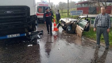 canakkalede tir ile otomobil carpisti 1 yarali dcfc0afb1f84 |