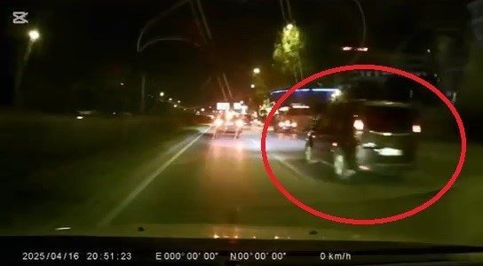 Canını hiçe saydı, makas atarak ilerledi 1 canini hice saydi makas atarak ilerledi 422235d167a4 |