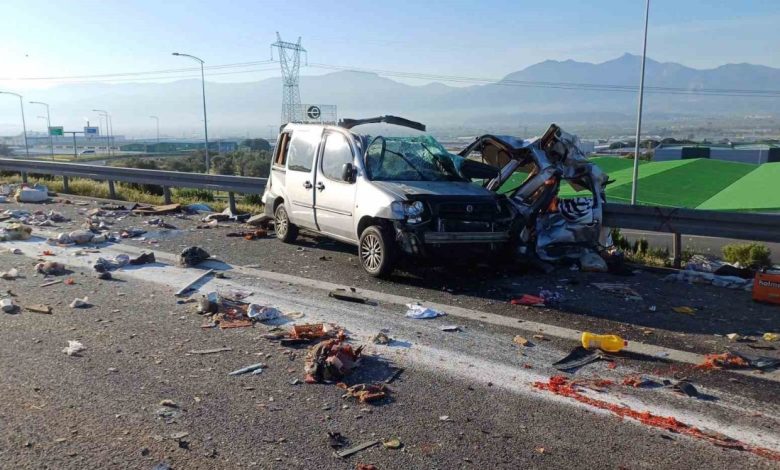 Çıkışı kaçırıp geri gelen araca kamyon çarptı: 1 ölü, 2 ağır yaralı 1 cikisi kacirip geri gelen araca kamyon carpti 1 olu 2 agir yarali 82d5675e71b4 |
