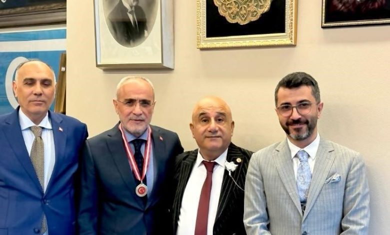 cumhurbaskani basdanismani topcuya tuketici dostu altin madalyasi c9b980976179 |