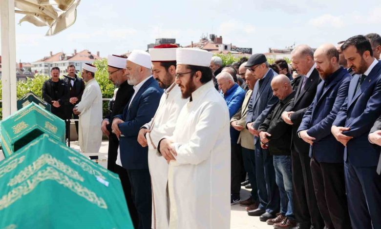 cumhurbaskani erdogan arapca ogretmeni ahmet karamanin cenaze namazina katildi a12383be396b |