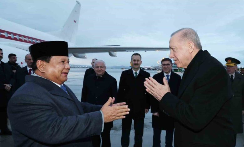 cumhurbaskani erdogan endonezya cumhurbaskani subiantoyu havalimaninda karsiladi 8d4184d71cab |
