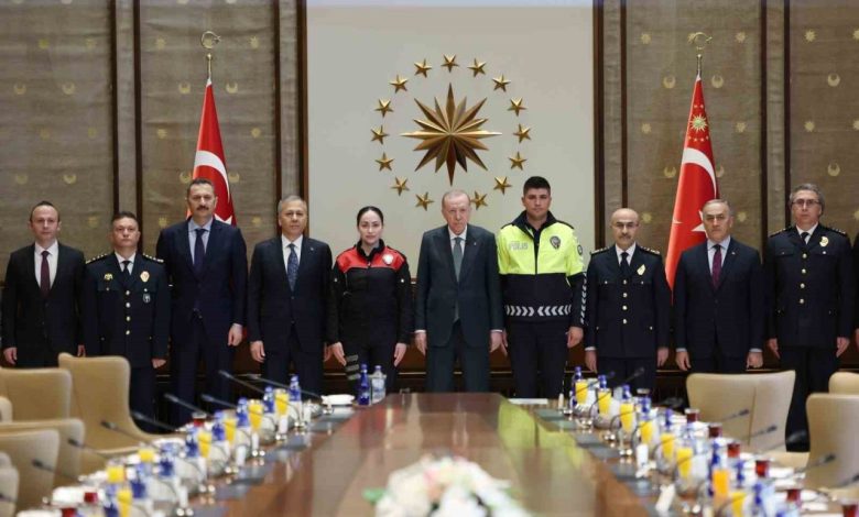 Cumhurbaşkanı Erdoğan, İçişleri Bakanı Yerlikaya ve beraberindeki Türk Polis Teşkilatı heyetini kabul etti. 1 cumhurbaskani erdogan icisleri bakani yerlikaya ve beraberindeki turk polis teskilati heyetini kabul etti fc7205dbab2f |