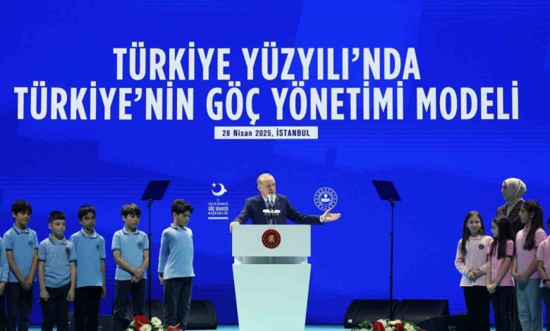 cumhurbaskani erdogan turkiyede toplam 4 milyon 33 bin gocmen var b5c4f5205189 |