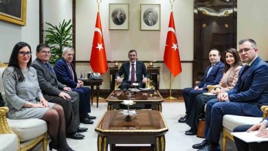 cumhurbaskani yardimcisi yilmaz sili disisleri bakani klaveren ile gorustu 2ebf23019dad |