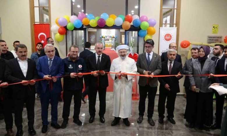 Diyanet İşleri Başkanı Erbaş: "Herkes için burası bir irfan merkezi olacak" 1 diyanet isleri baskani erbas herkes icin burasi bir irfan merkezi olacak fd79dfd94f3f |