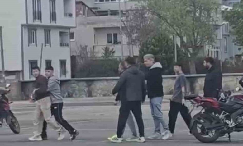 ehliyet kursunda ogrenci ogretmen kavgasi kamerada 21aa7dbcc260 |