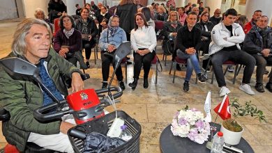 engelleri siirle asti ali ayhanin duygu yuklu video sunumu izleyenleri mest etti 55509ec69b9a |