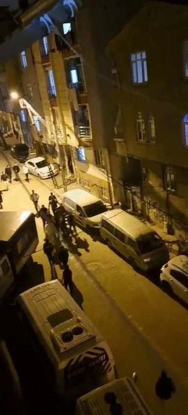 esenyurtta vatandaslar uyusturucu saticilarinin pesine dustu o anlar kamerada 09a0d91271ac |