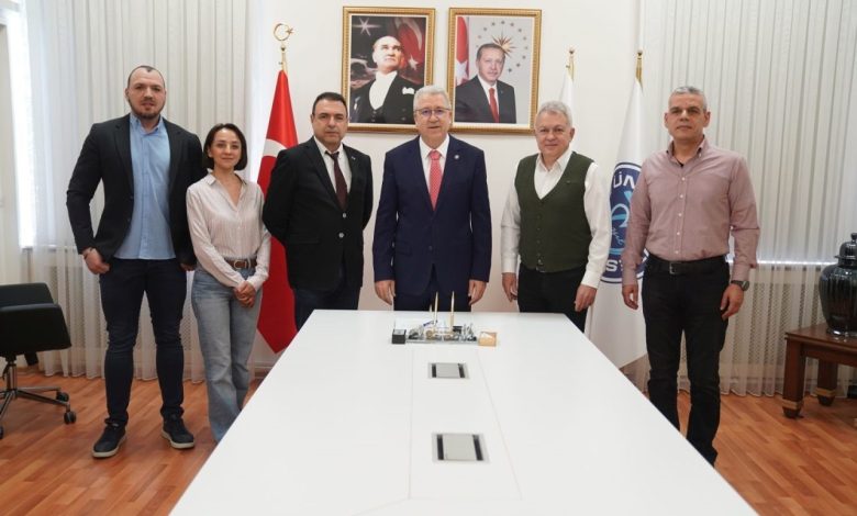 EÜ’den Afrika deri sanayine teknoloji ve eğitim desteği 1 euden afrika deri sanayine teknoloji ve egitim destegi df93d25577b7 |
